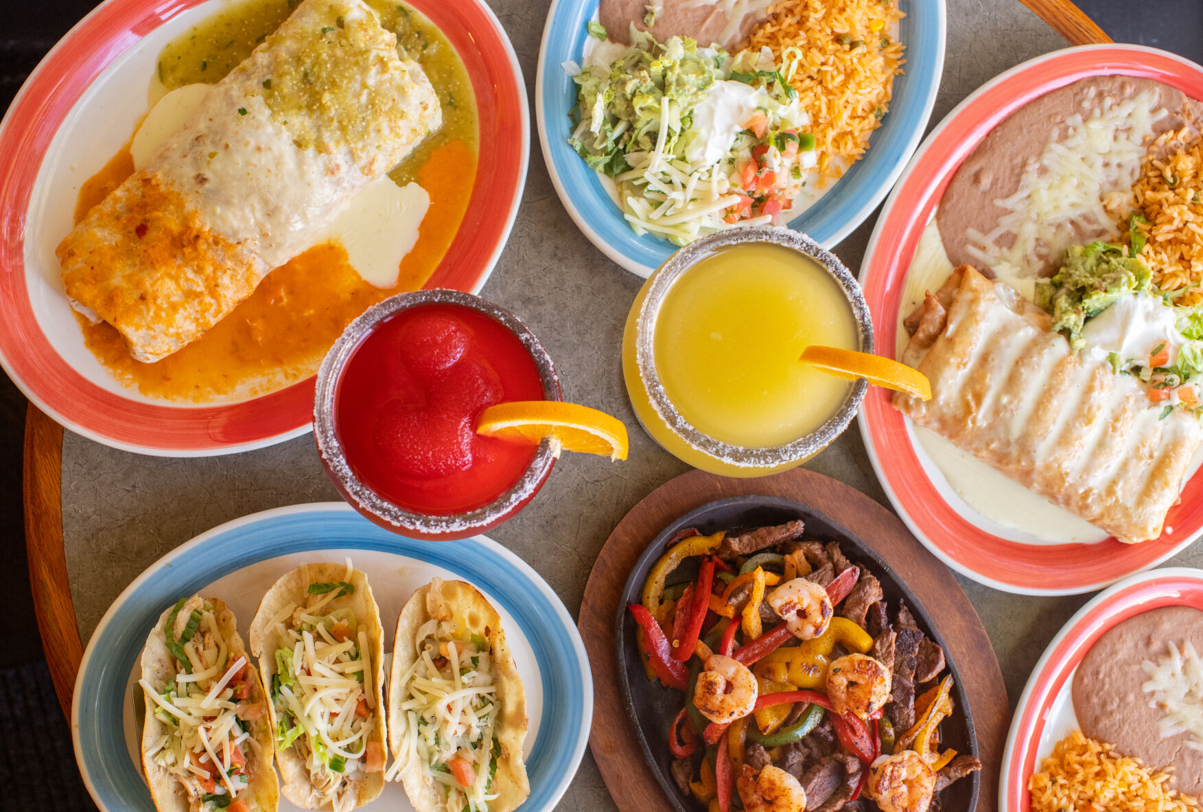 PadrinosHiRes-01-burrito-mexicano-chimichanga-margaritas-tacos-fajitas.jpg